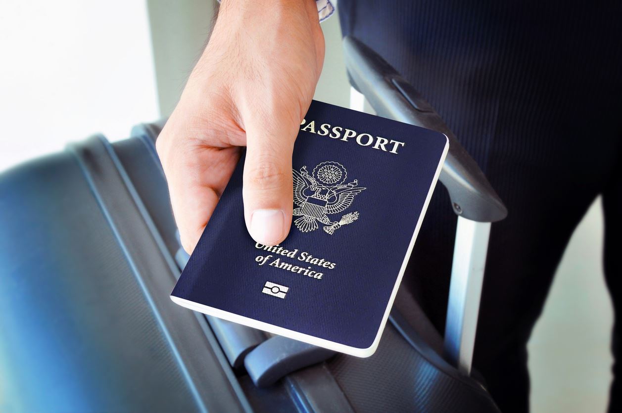 Puoi andare in prigione per l'uso di qualcuno elses passaporto?